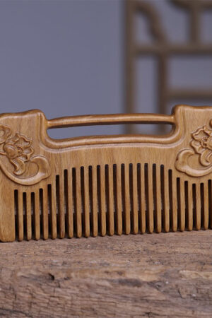 Traditional Chinese wooden comb - Handmade - Retro gift - Green sandalwood carved comb - Good luck lock - Wooden comb